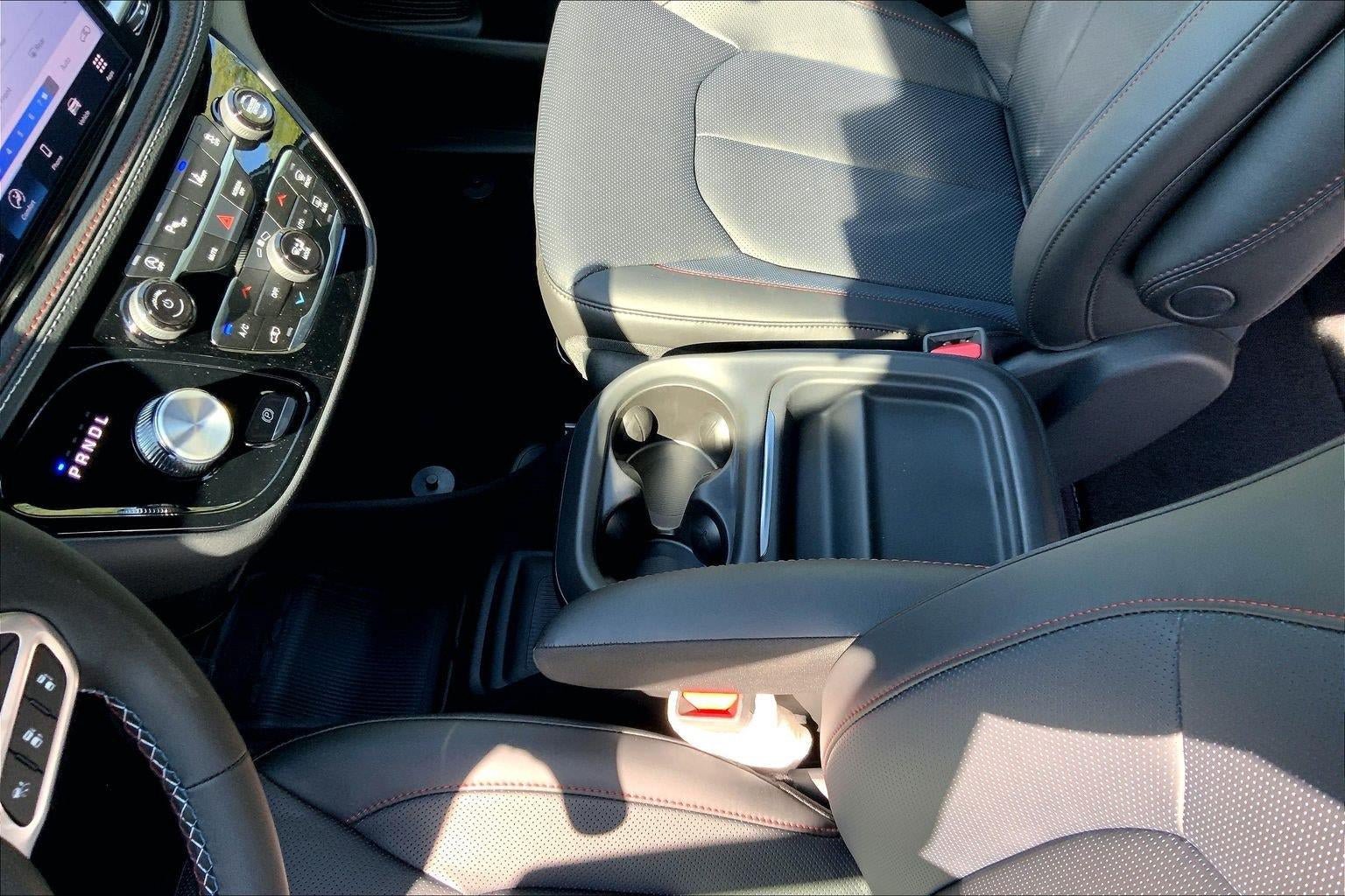 New 2027 Chrysler Pacifica Select FWD image 8