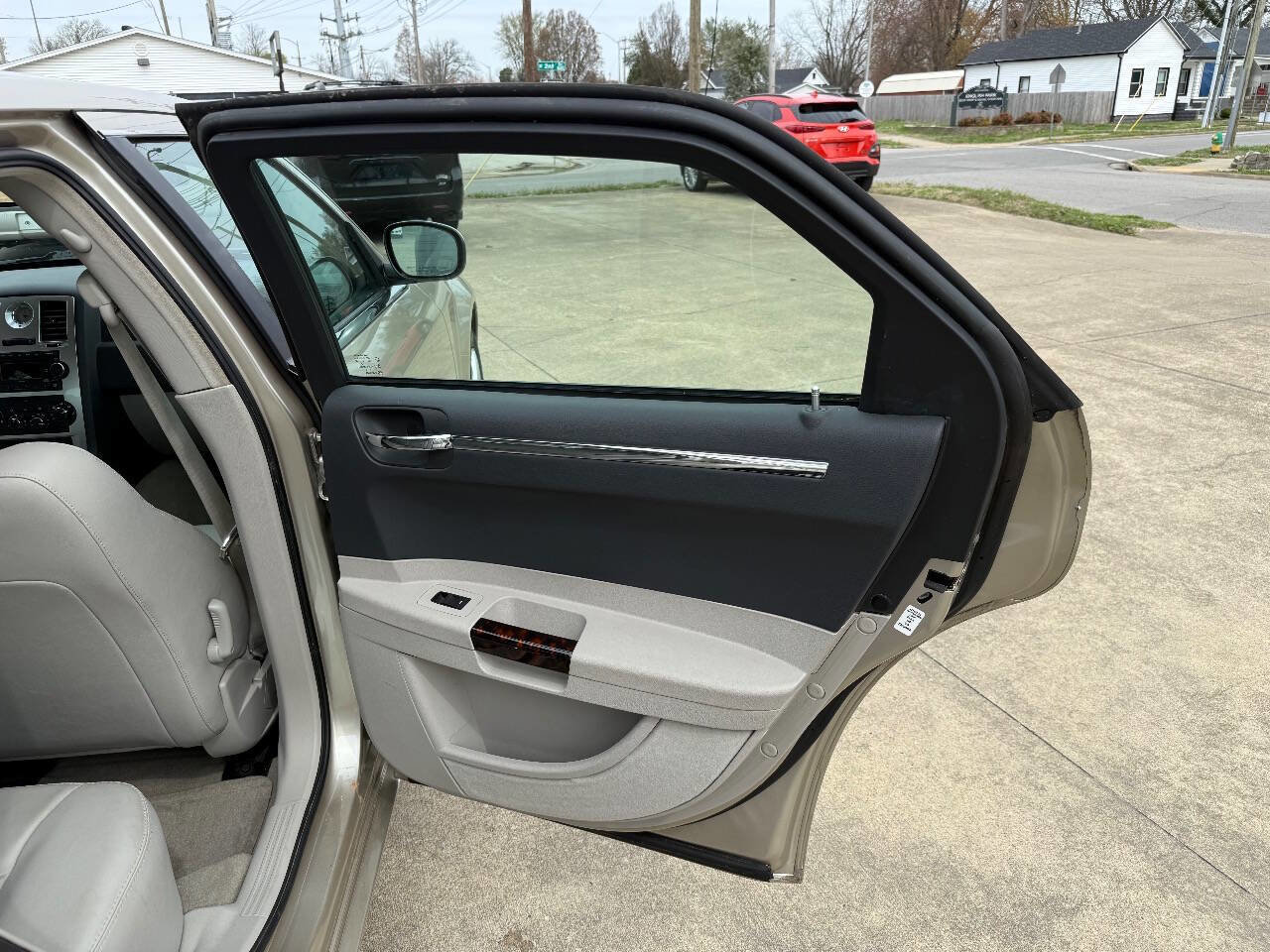 Used 2006 Chrysler 300 C image 13