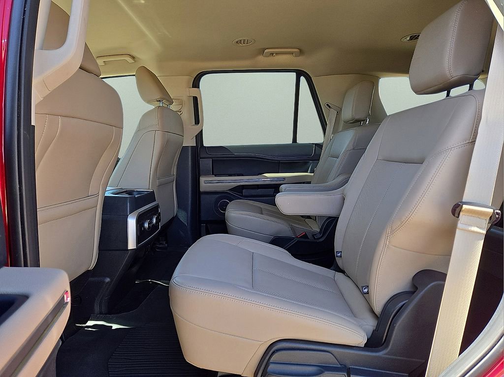 Used 2022 Ford Expedition XLT image 17