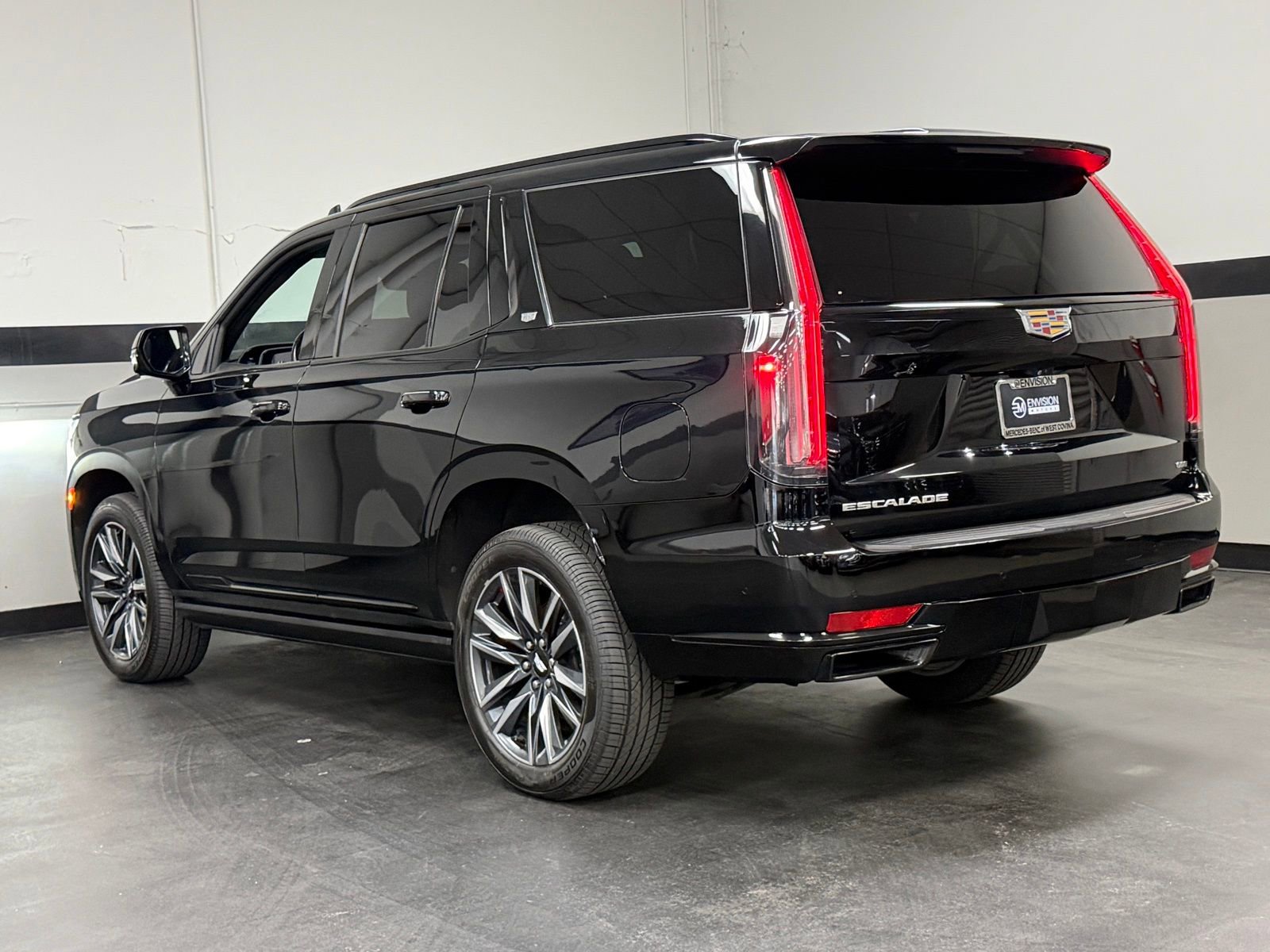 Used 2021 Cadillac Escalade Sport w/ Driver Assist Tech Package image 9