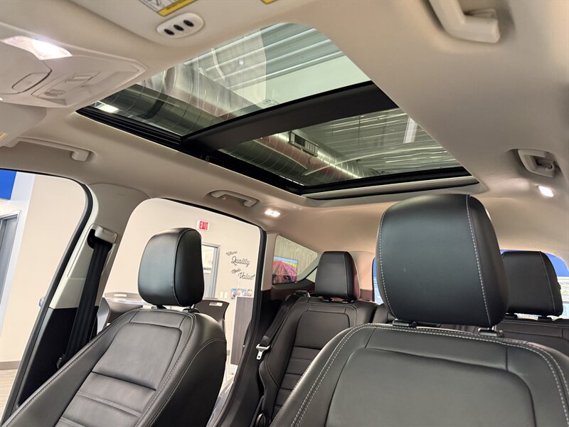 Used 2019 Ford Escape Titanium AWD/4WD image 21