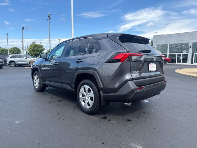 Used 2023 Toyota RAV4 LE AWD/4WD image 5