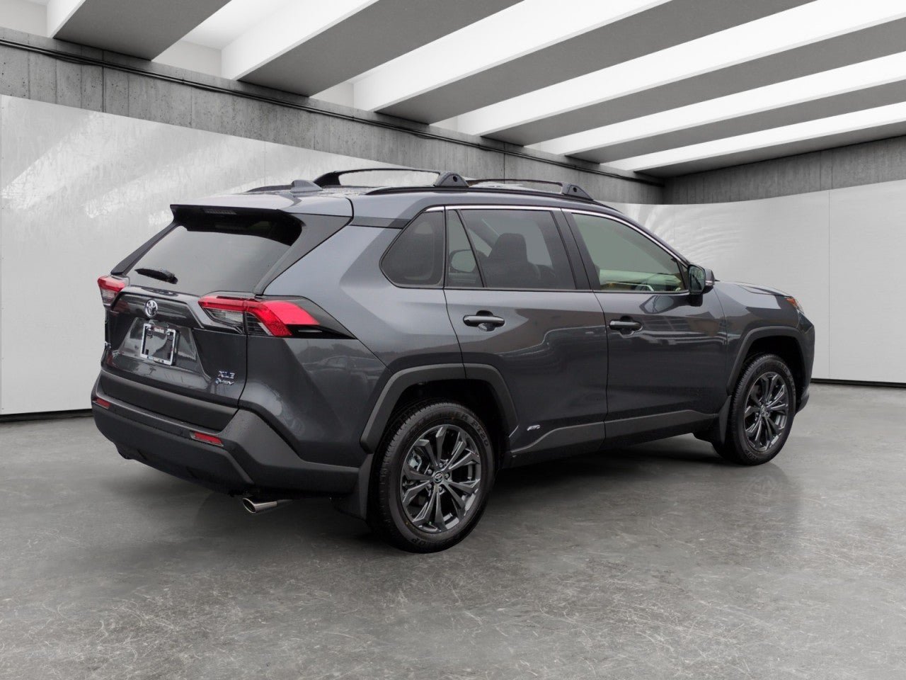 Used 2025 Toyota RAV4 XLE Premium w/ Weather Package AWD/4WD image 7