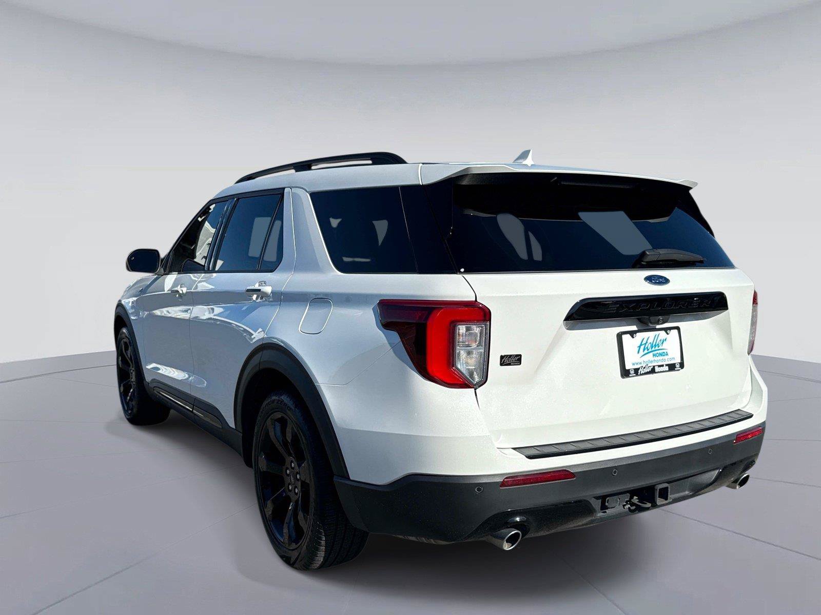 Used 2024 Ford Explorer ST-Line w/ Class IV Trailer Tow Package RWD image 6