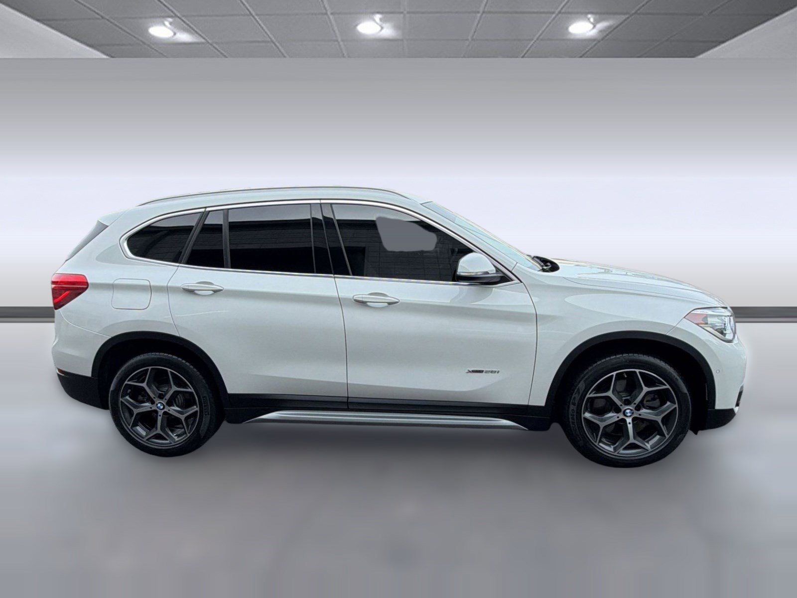 Used 2017 BMW X1 xDrive28i AWD/4WD image 8