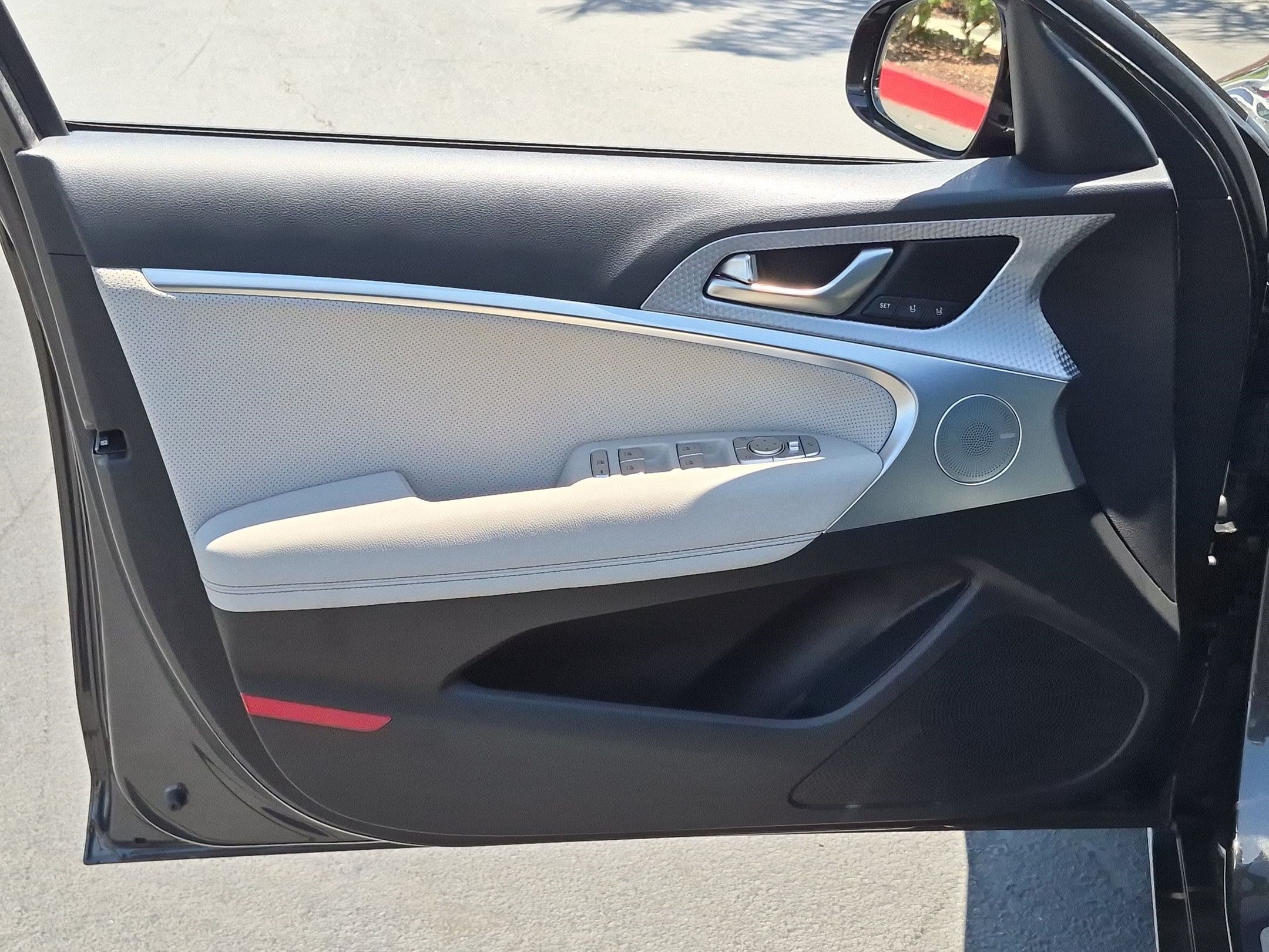 Used 2023 Genesis G70 2.0T w/ Sport Prestige Package RWD image 14