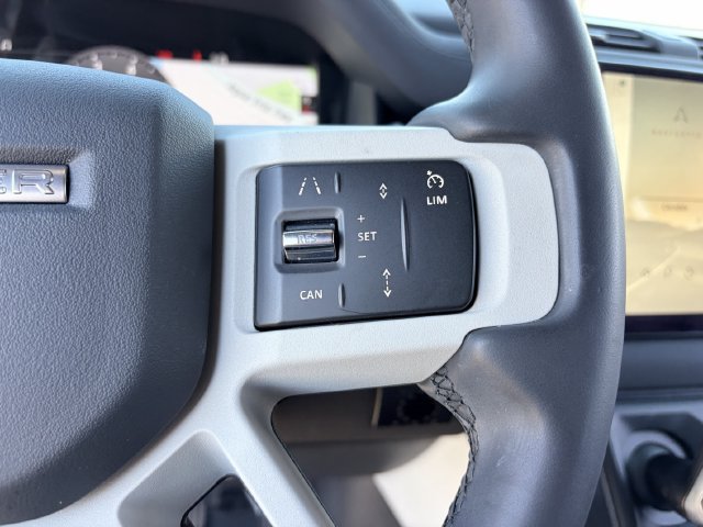 Used 2023 Land Rover Defender 130 X-Dynamic SE AWD/4WD image 8