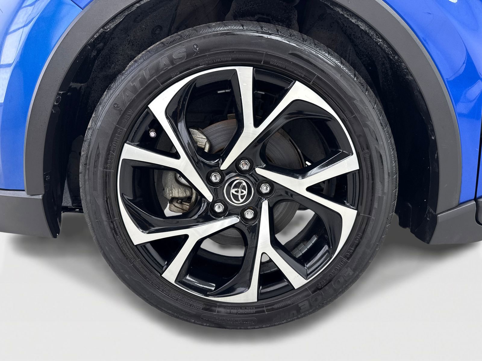 Used 2019 Toyota C-HR XLE FWD image 49