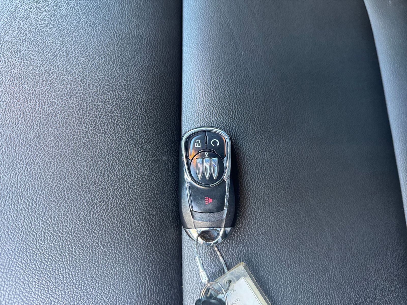 Used 2025 Buick Envista Sport Touring image 22