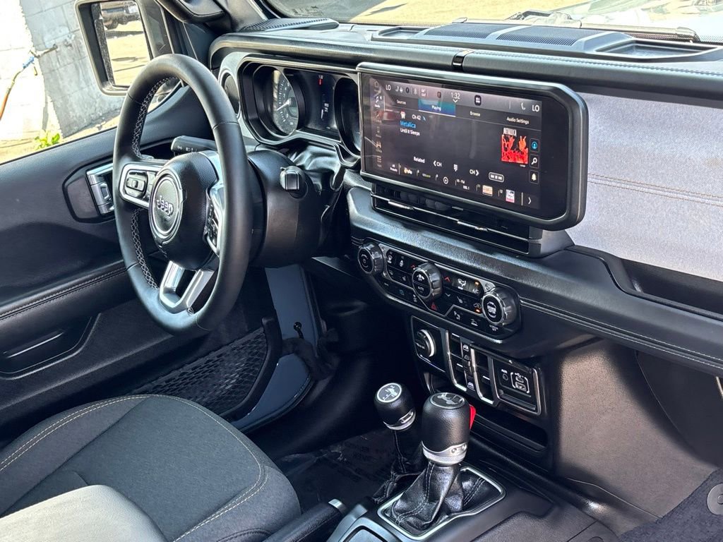 Used 2025 Jeep Wrangler Unlimited Sahara w/ Safety Group image 26