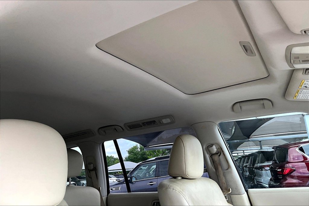 Used 2016 INFINITI QX80 2WD w/ Driver's Assistance Package image 23