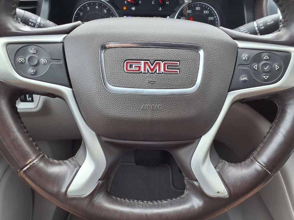 Used 2017 GMC Acadia SLT w/ LPO, Floor Liner Package FWD image 18