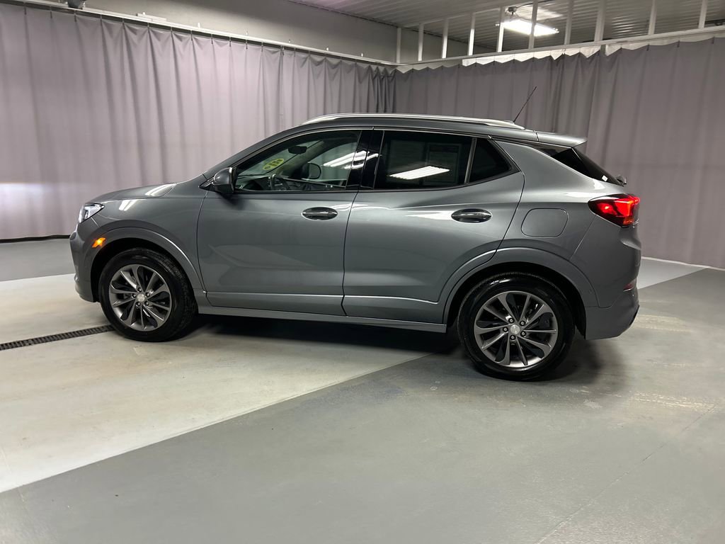 Used 2021 Buick Encore GX Essence w/ Advanced Technology Package image 4