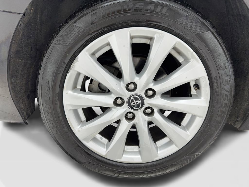 Used 2020 Toyota Camry LE image 48
