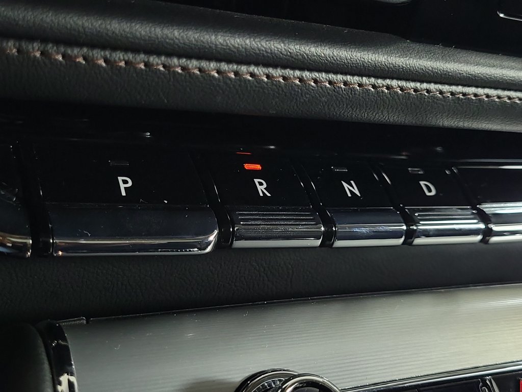 Certified 2024 Lincoln Aviator 2WD w/ Premium Package image 31