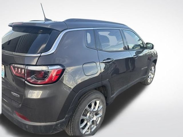 Used 2024 Jeep Compass Latitude AWD/4WD image 9