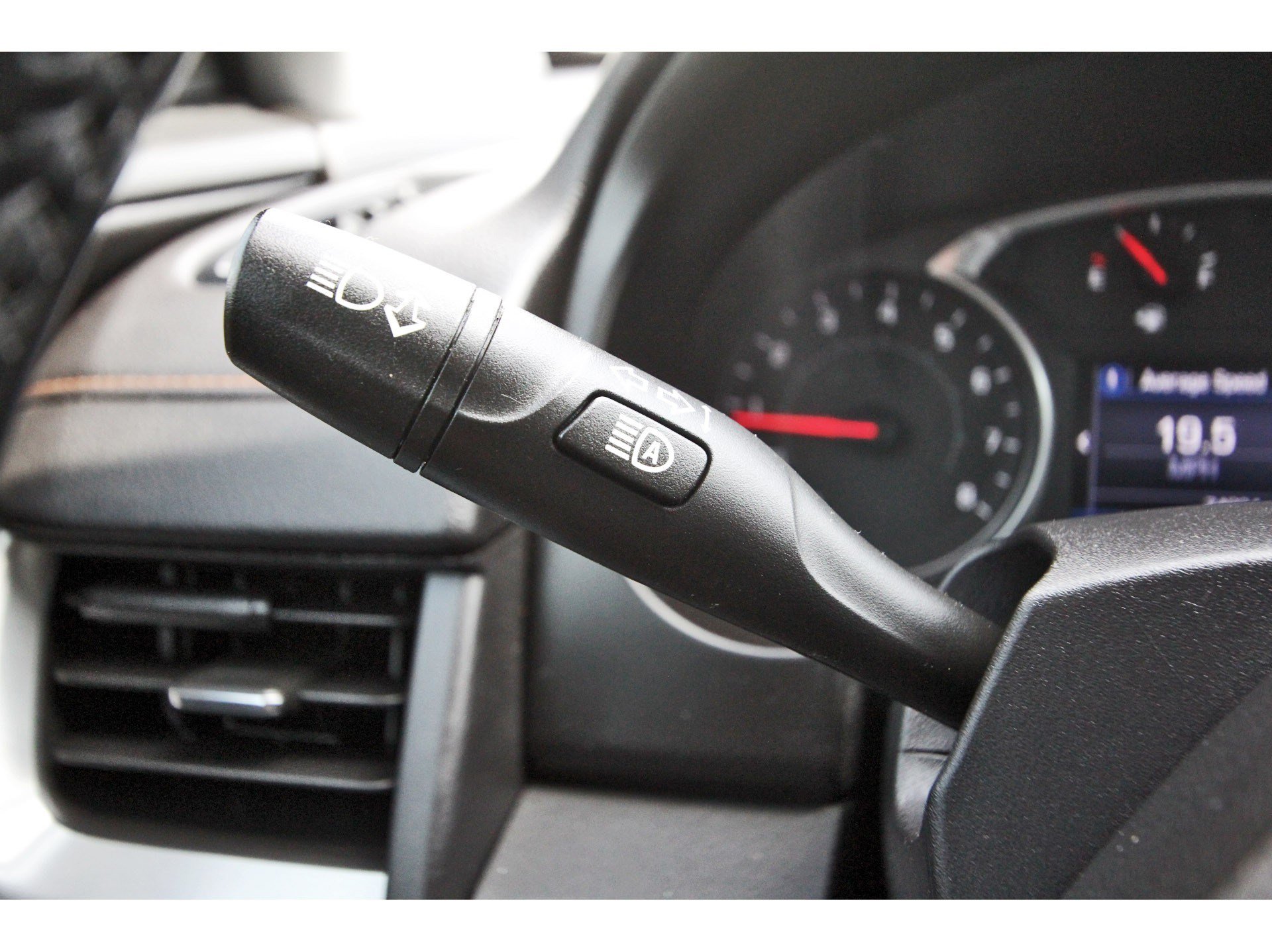Used 2021 GMC Terrain SLE w/ Driver Convenience Package FWD image 18