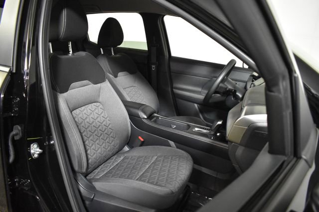 Certified 2025 Nissan Kicks SV AWD/4WD image 30