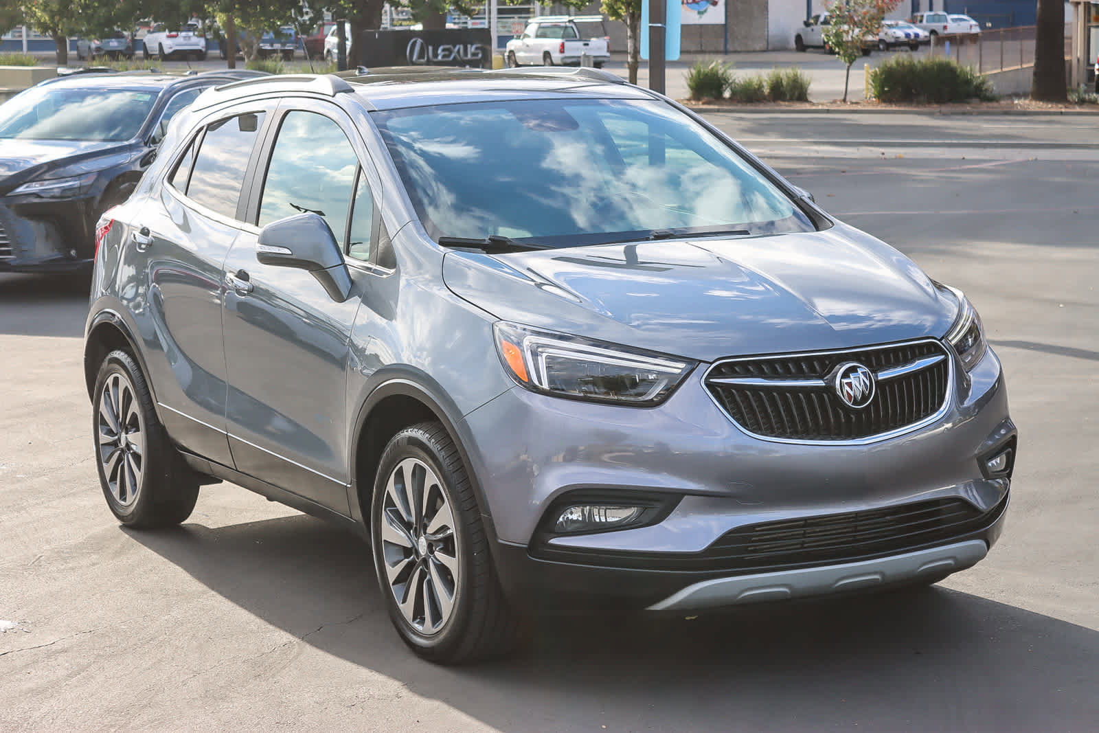 Used 2019 Buick Encore Essence image 5