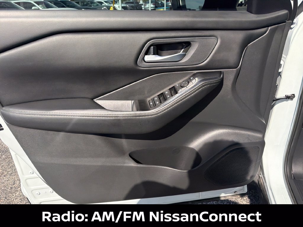 Certified 2026 Nissan Rogue SV AWD/4WD image 12