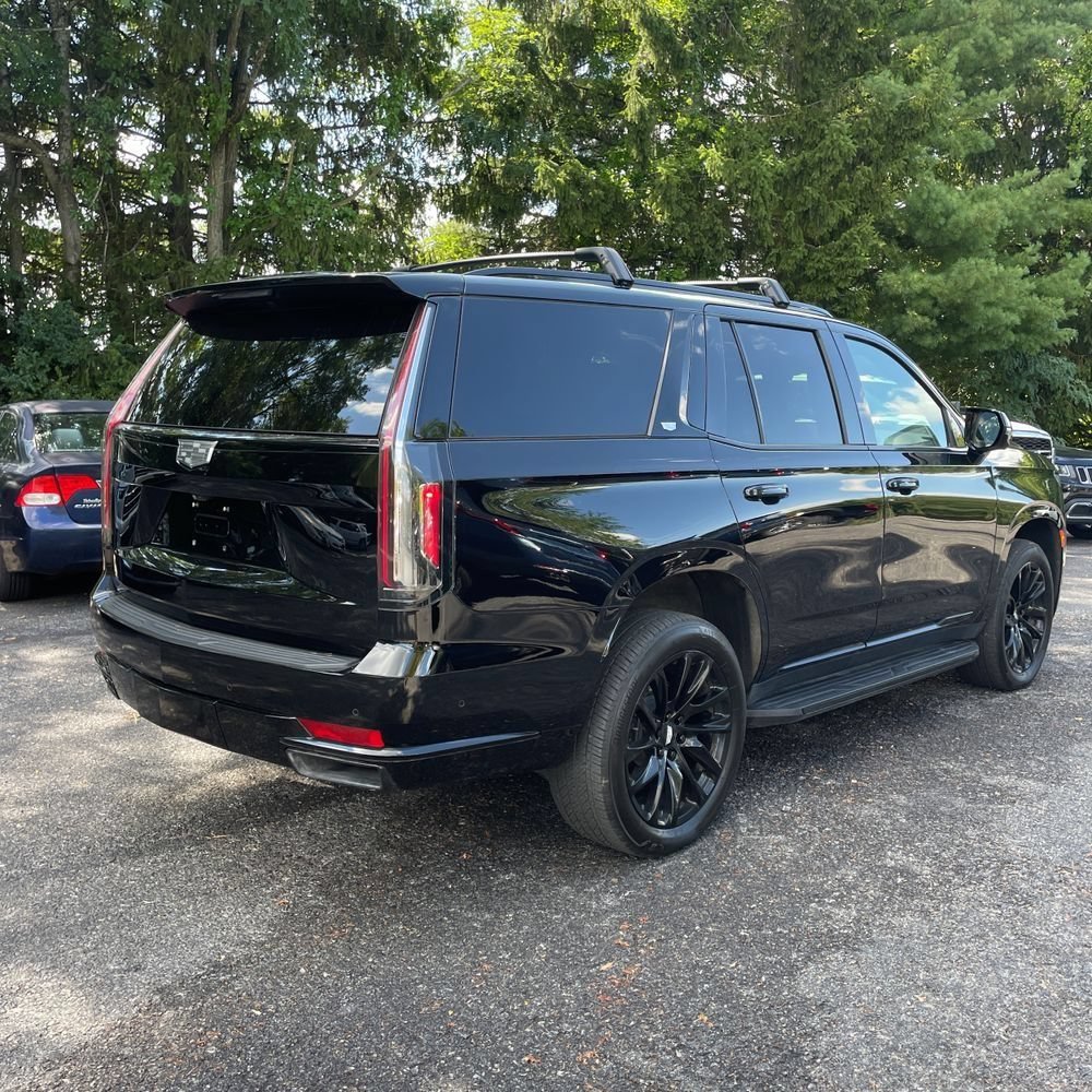 Used 2022 Cadillac Escalade Sport w/ LPO, ONYX Package AWD/4WD image 5