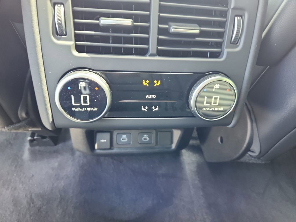 Certified 2025 Land Rover Discovery S AWD/4WD image 26
