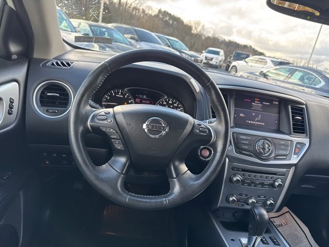 Used 2017 Nissan Pathfinder SL image 16