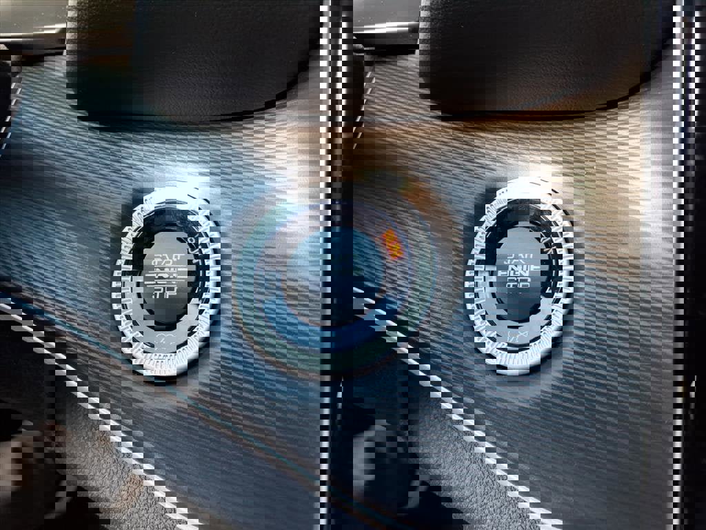 New 2025 Jeep Grand Cherokee Laredo X w/ Luxury Tech Group I image 14