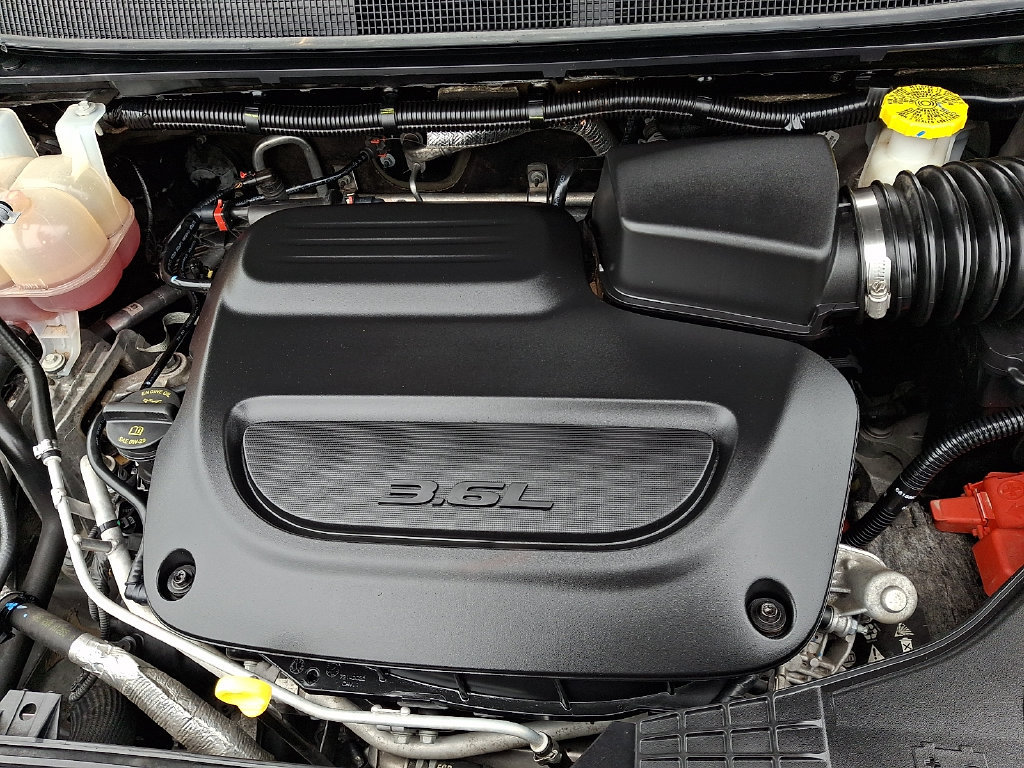 Used 2024 Chrysler Pacifica Touring-L FWD image 30