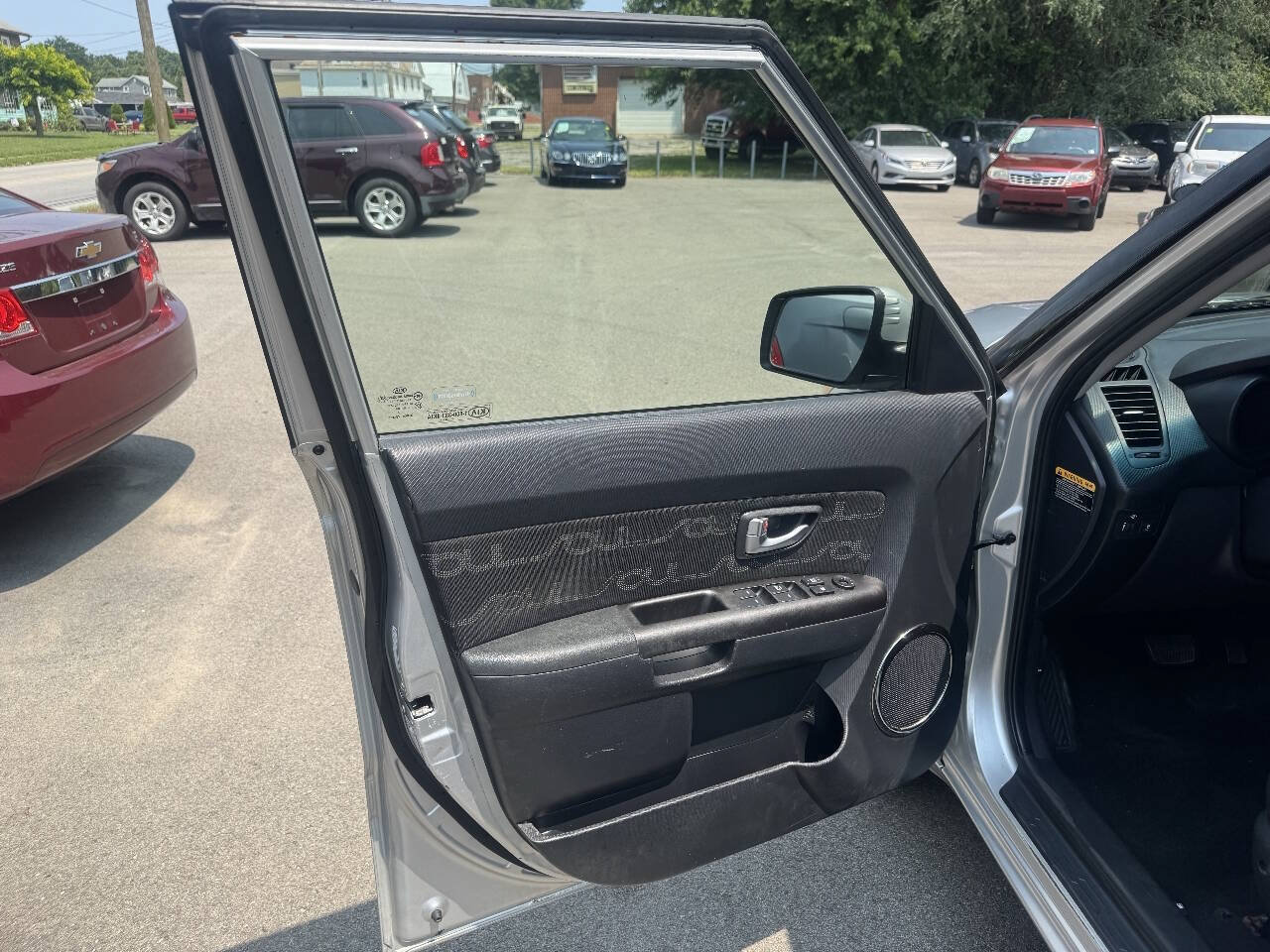 Used 2012 Kia Soul + FWD image 9