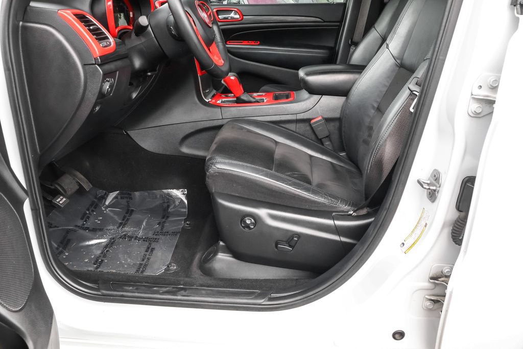 Used 2019 Jeep Grand Cherokee Altitude AWD/4WD image 18