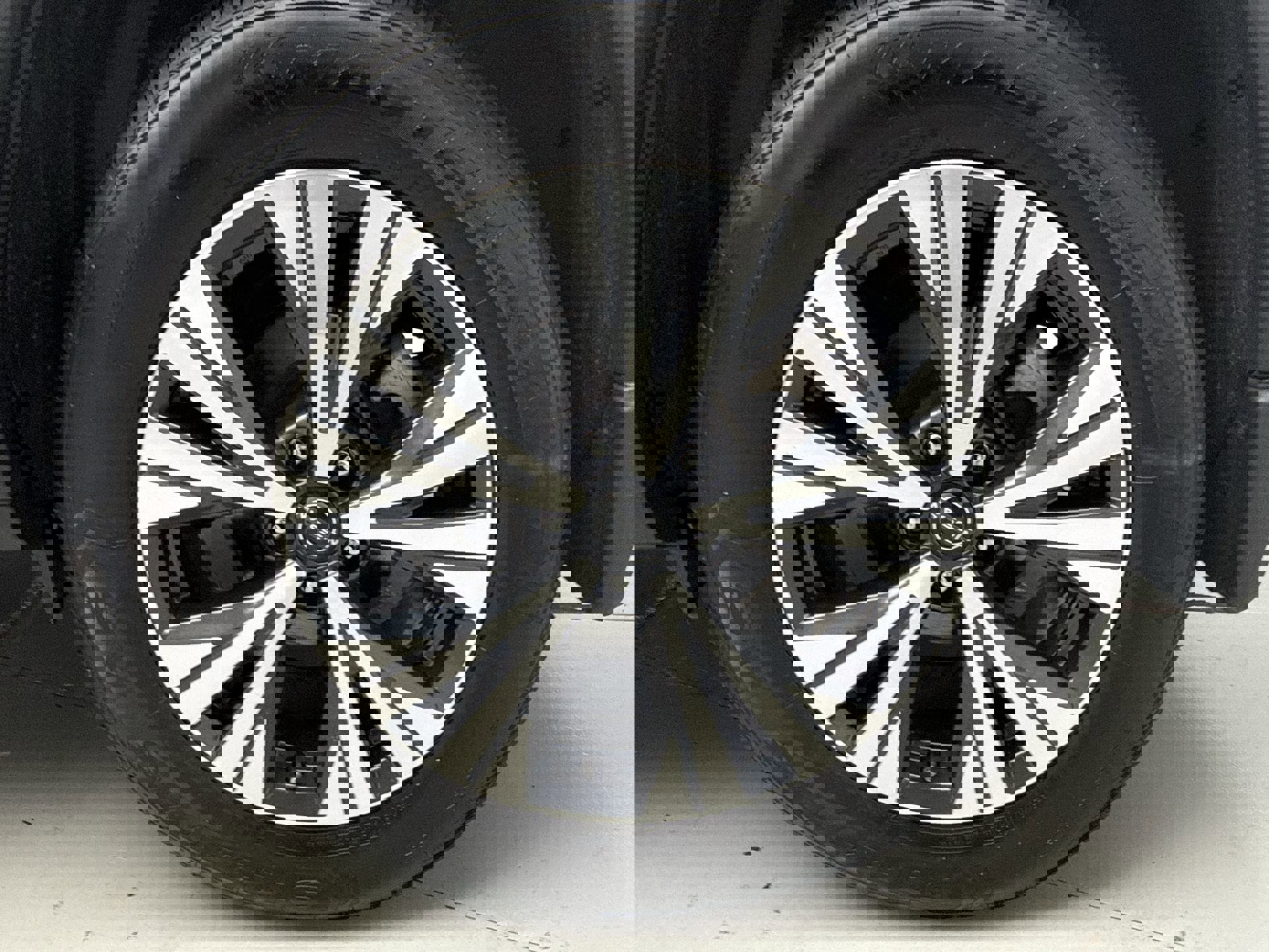 Used 2023 Nissan Rogue SV w/ SV Premium Package image 23