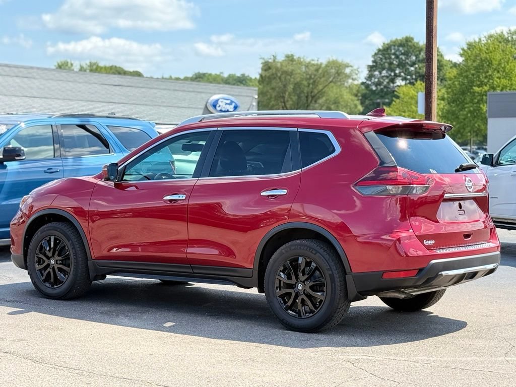 Used 2018 Nissan Rogue SV w/ Premium Package FWD image 33