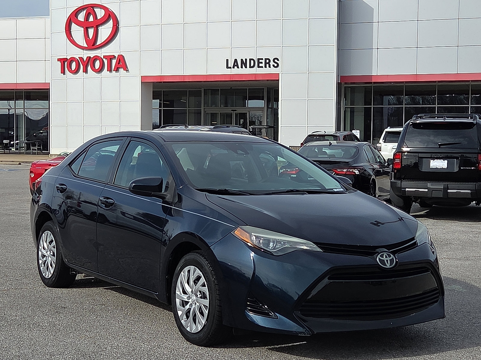 Used 2018 Toyota Corolla LE image 1
