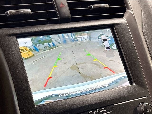 Used 2020 Ford Fusion SE FWD image 15