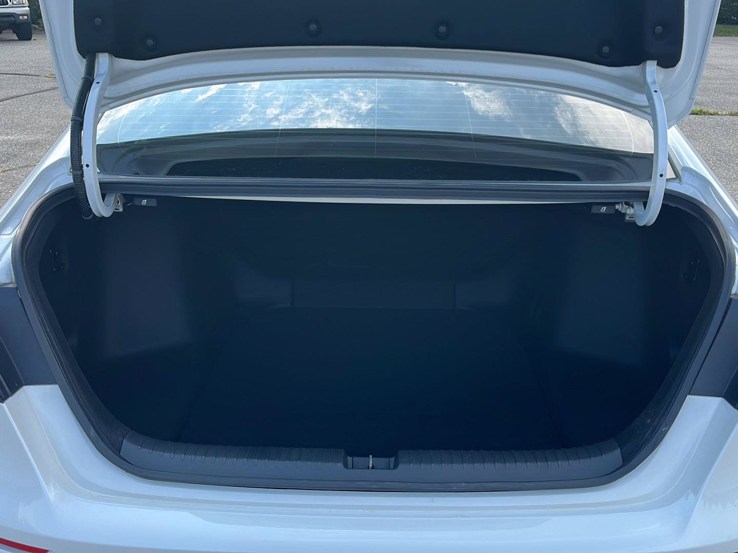 Used 2024 Honda Accord EX-L image 19