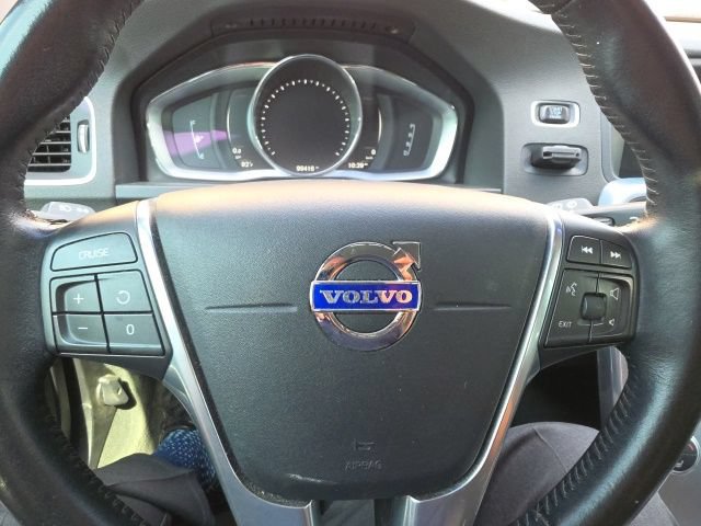 Used 2017 Volvo V60 T5 Premier w/ Convenience Package FWD image 9