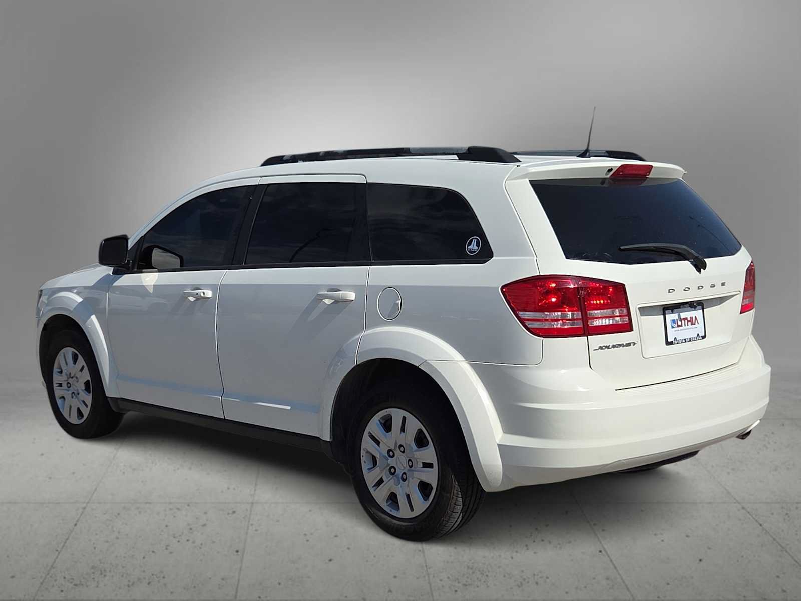 Used 2019 Dodge Journey SE FWD image 6