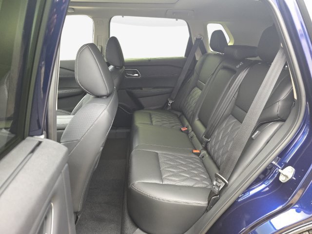New 2026 Nissan Rogue Platinum w/ Platinum Premium Package AWD/4WD image 14