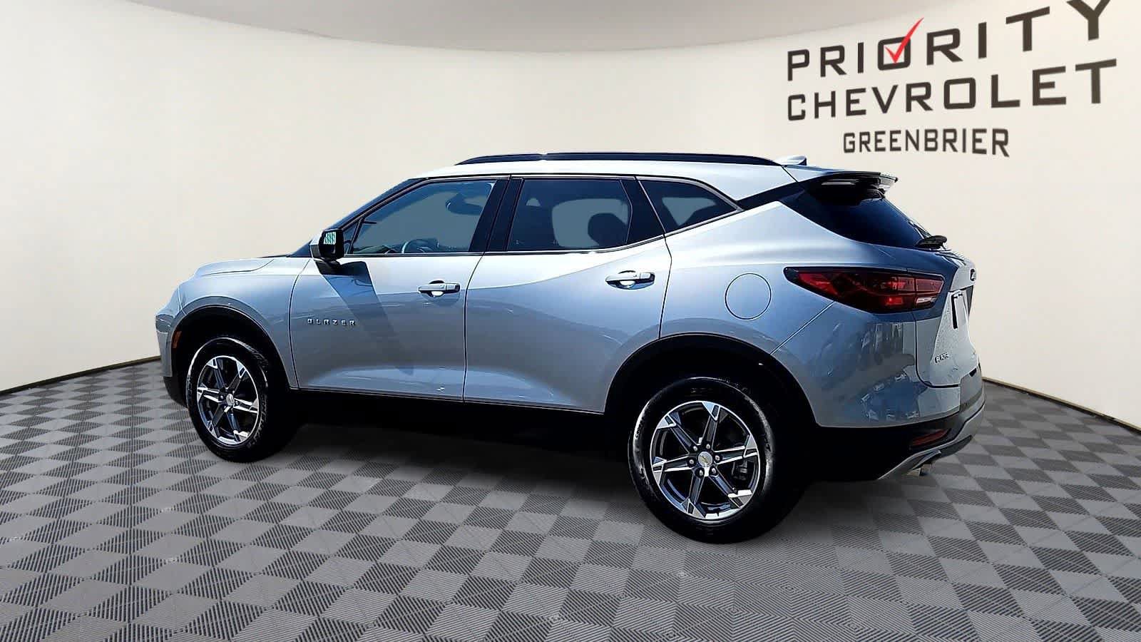 Used 2024 Chevrolet Blazer LT w/ Convenience Package FWD image 6