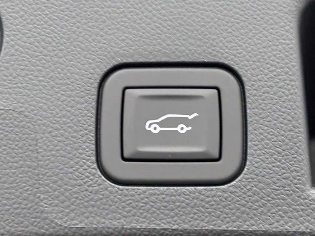 New 2026 GMC Terrain Elevation w/ Elevation Premium Package image 11