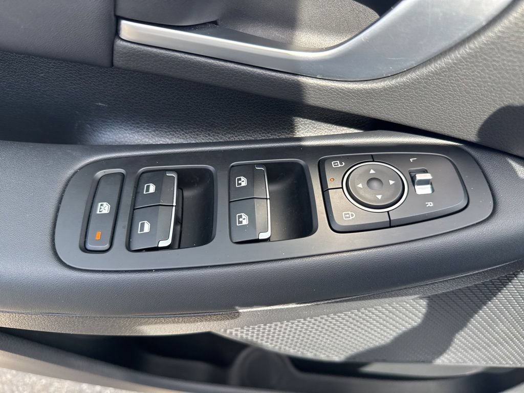Used 2025 Hyundai Sonata SEL FWD image 28