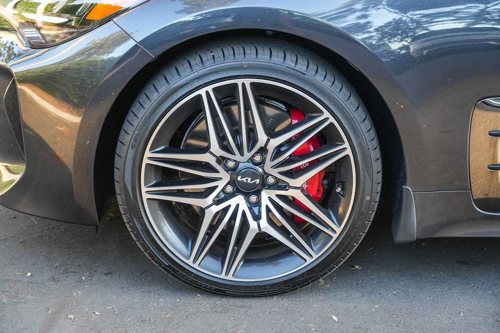 Used 2022 Kia Stinger GT1 AWD/4WD image 11