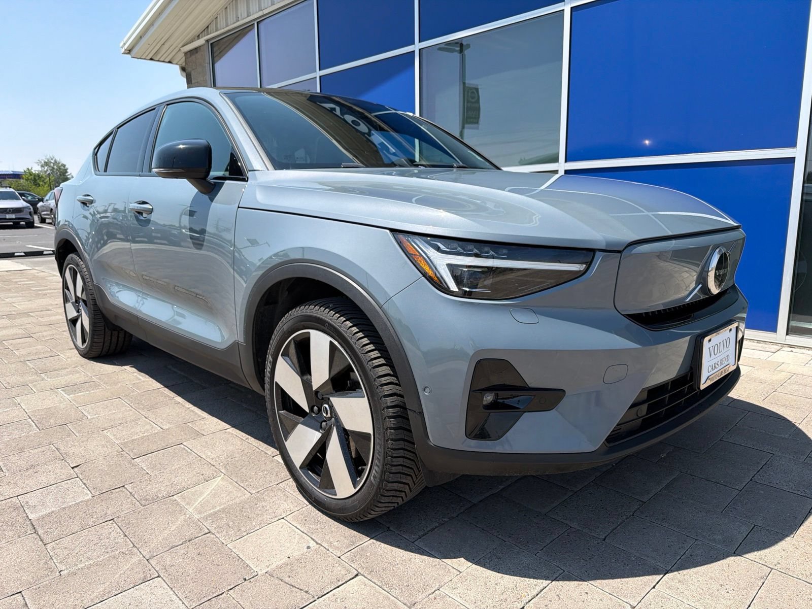Used 2023 Volvo C40 P8 Recharge Ultimate AWD/4WD image 2