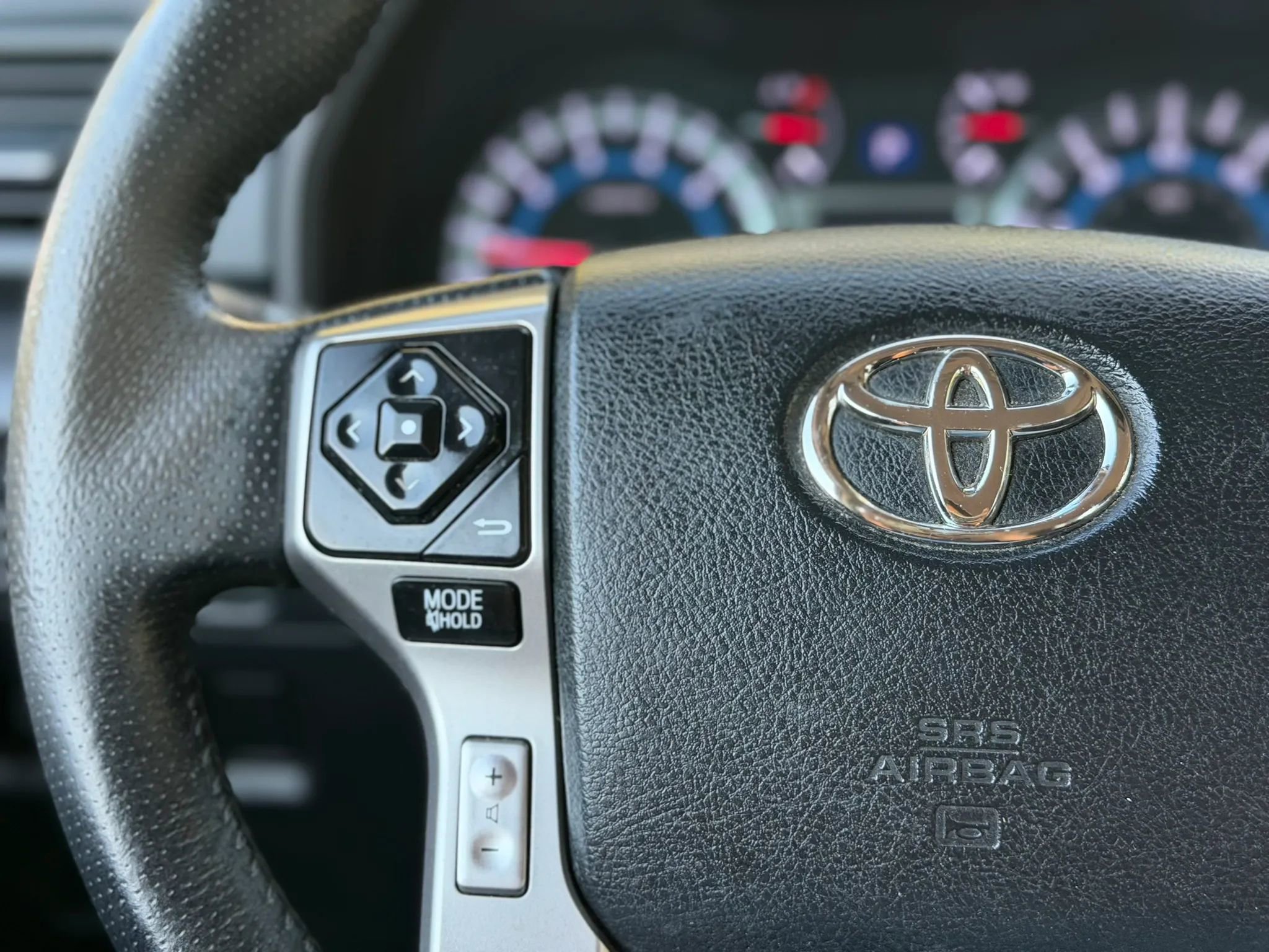 Used 2014 Toyota 4Runner SR5 AWD/4WD image 27