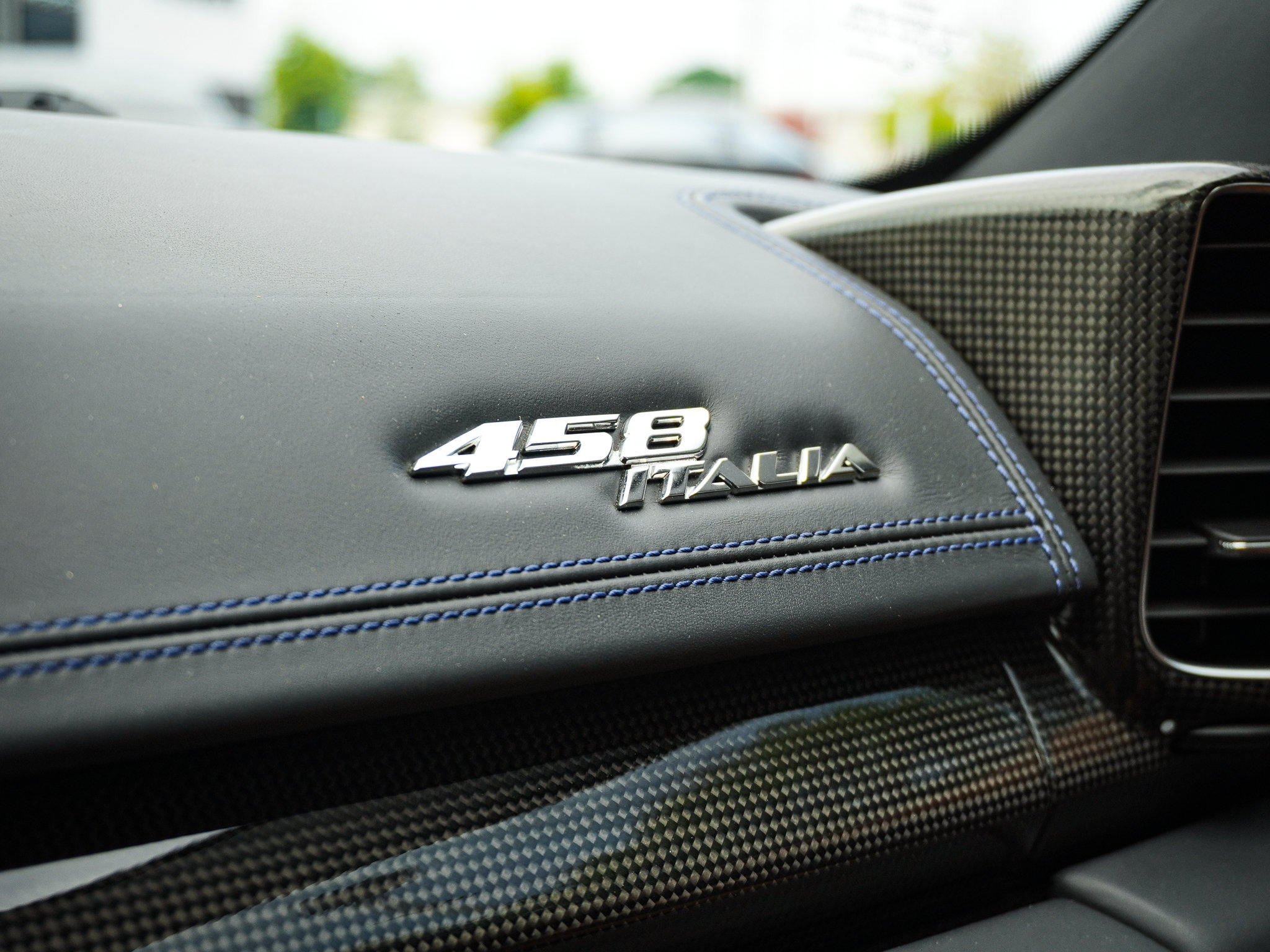 Used 2013 Ferrari 458 Italia Coupe RWD image 31