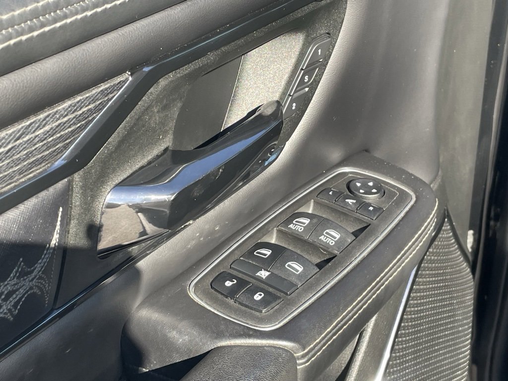 Used 2022 RAM 1500 Limited w/ Body-Colour Bumper Group image 11