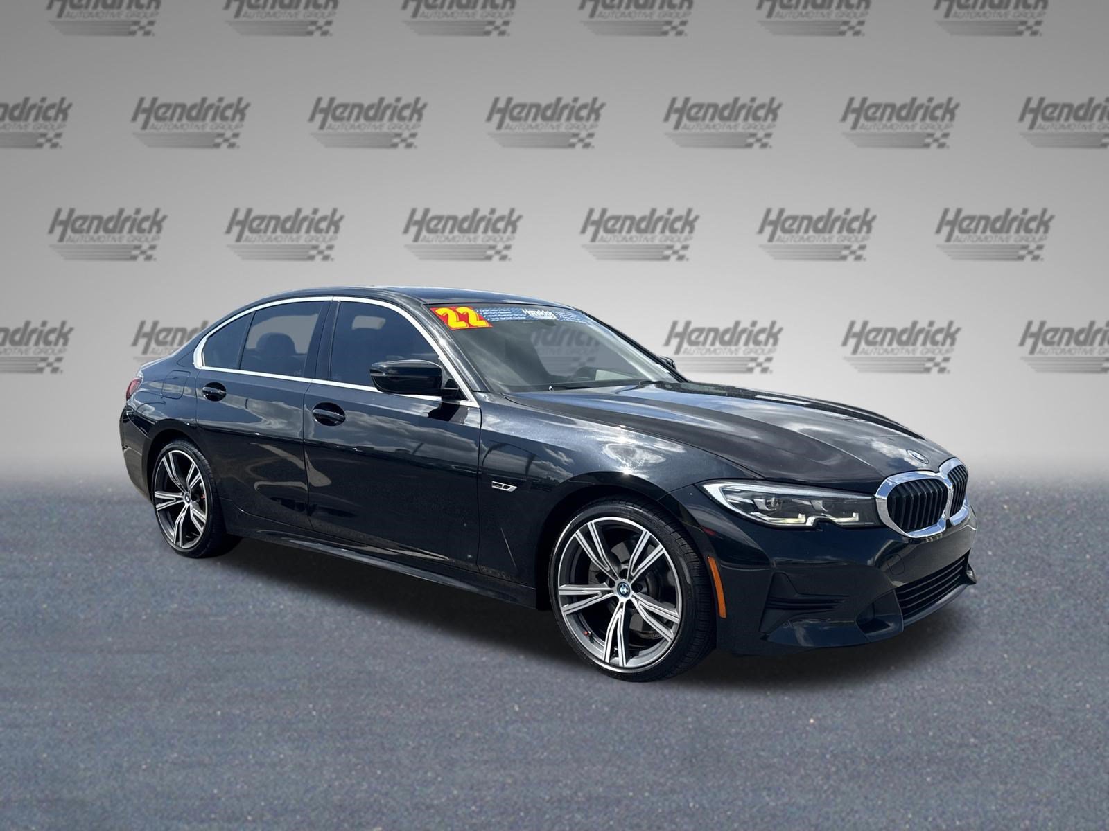 Used 2022 BMW 330e w/ Premium Package RWD video 2