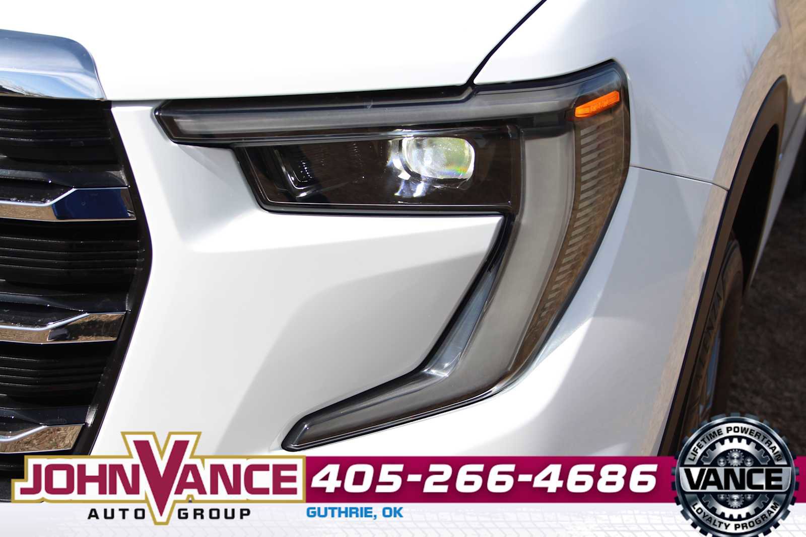 Used 2025 GMC Acadia Elevation image 4