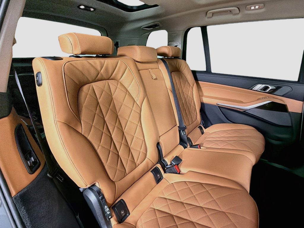 Used 2024 BMW X7 xDrive40i AWD/4WD image 29